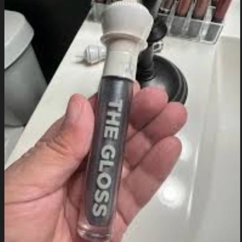 Jeffree Star gloss metallic